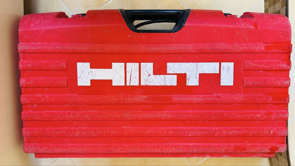 Відбійний молоток Hilti TE1000 AVR