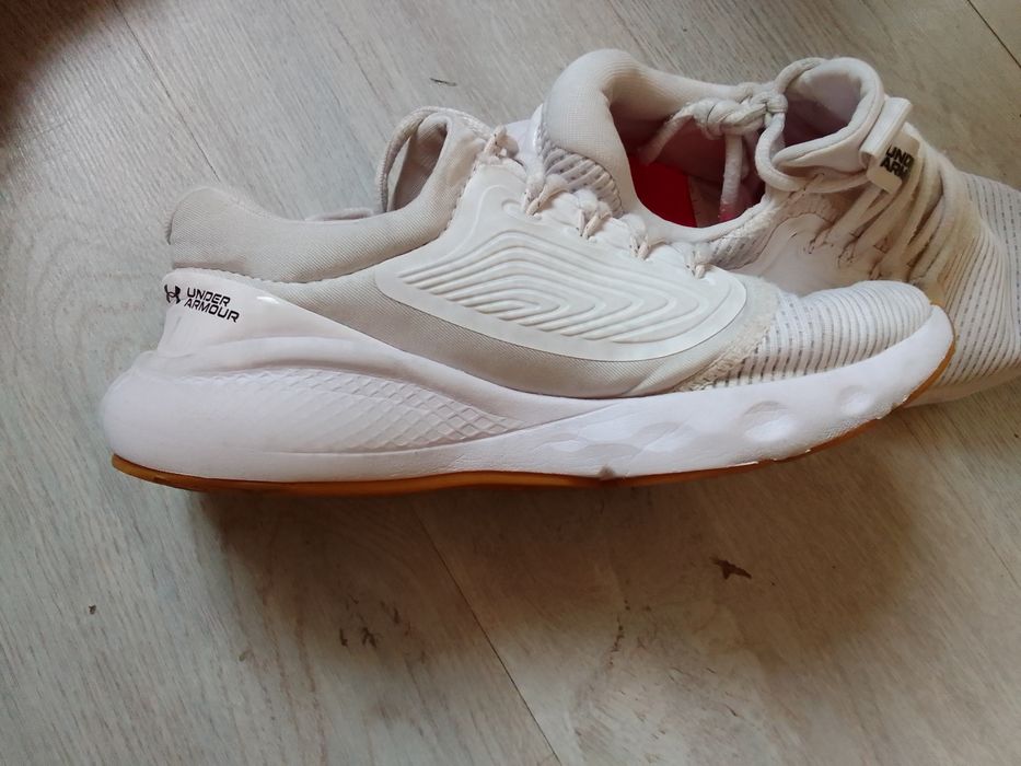 Damskie Buty sportowe Under Armour, białe, rozmiar