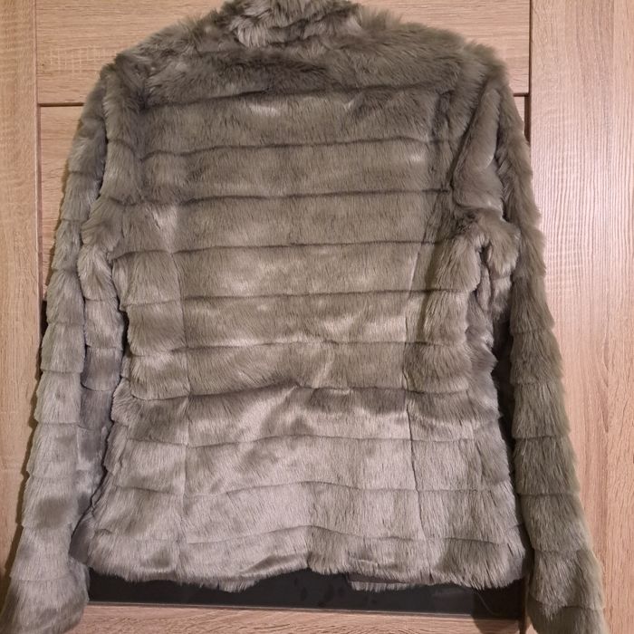 Futerko firmy Mohito