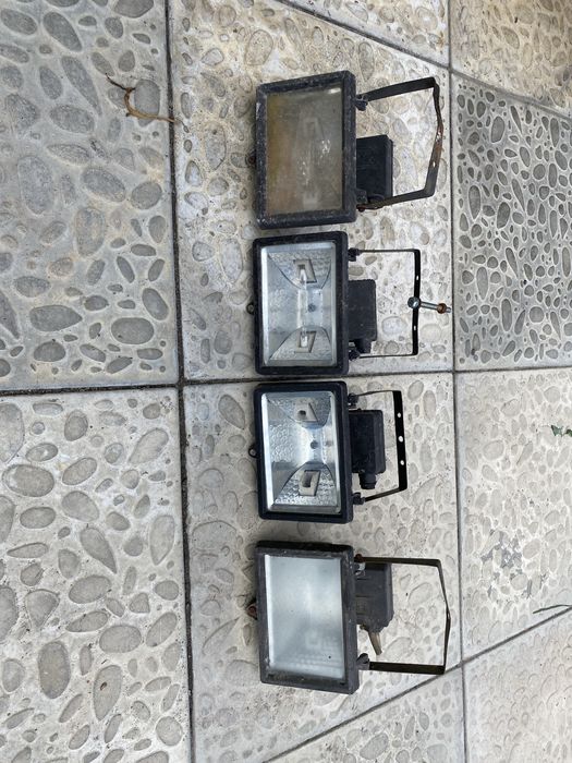 Галогеный прожектор