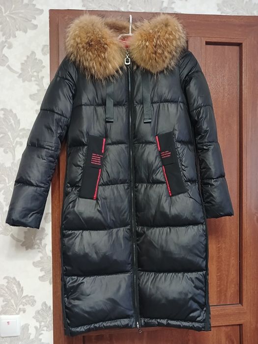 Зимовий пуховик у чудовому стані.