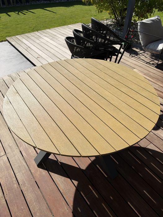 Aluminiowy stół ogrodowy okrągły 150 cm