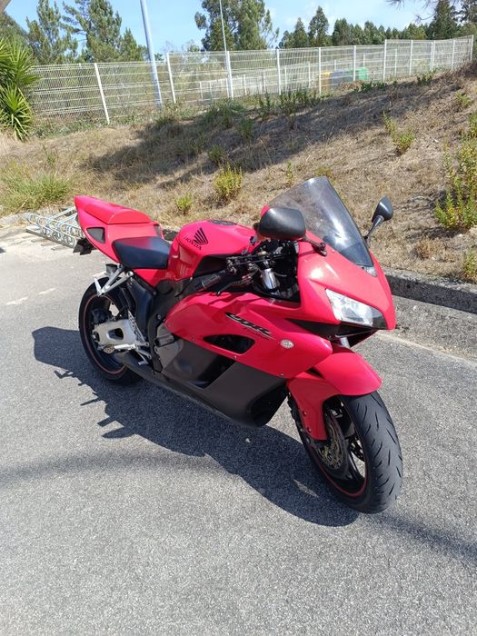 Vendo CBR 1 000rr  2004
