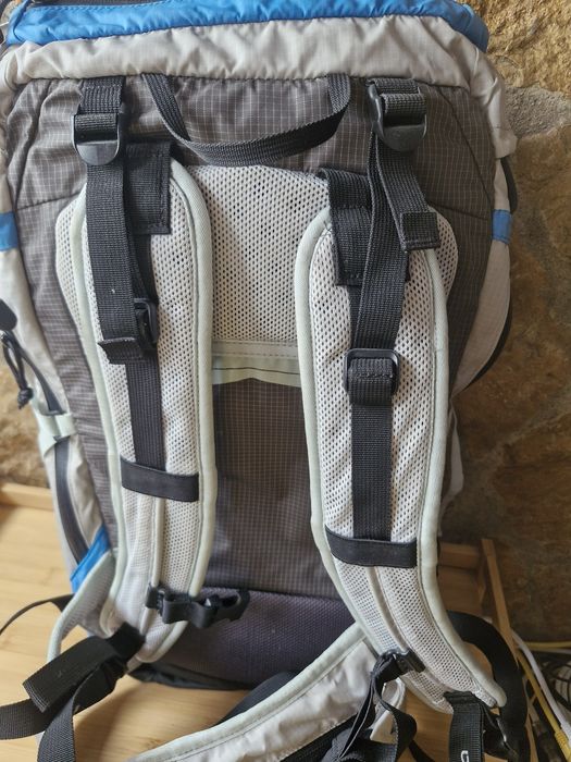 Mochila campismo Quechua Forclaz 25 ultralight