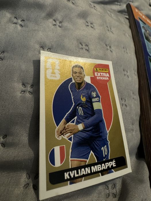 Extra Sticker Kylian Mbappé Gold