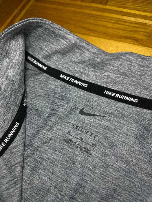 Чоловічий лонгслів для бігу/тренування NIKE Element 2.0 Dri Fit - Розмір XL