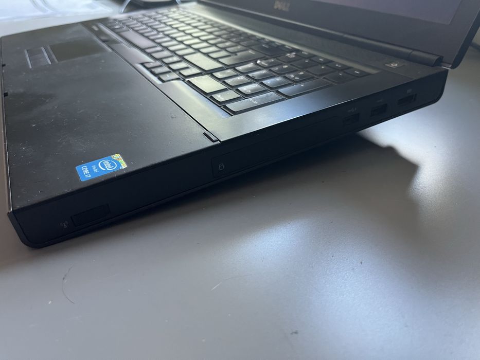 DELL M6800 - 17", RAM 20GB, i7-4800 4 rdzenie, NVidia 4GB