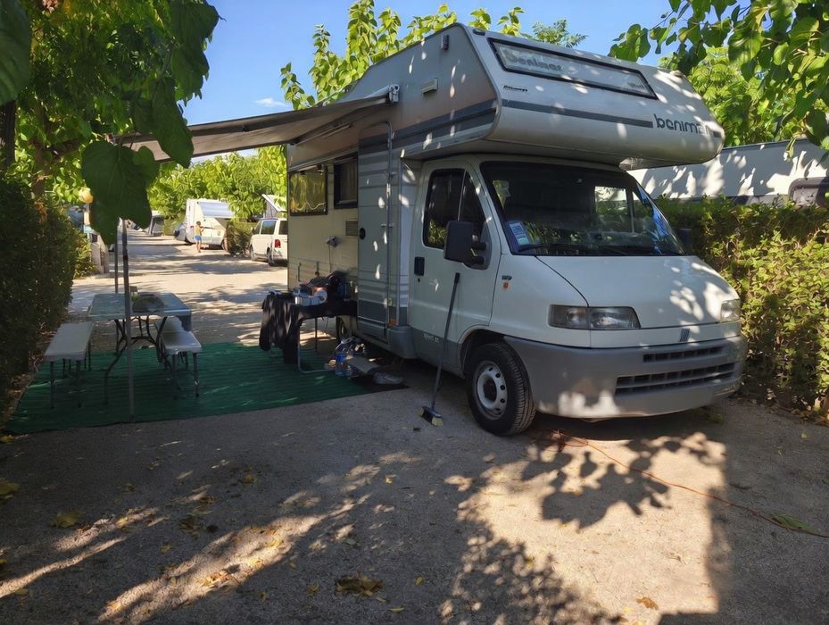 Autocaravana Capuccine Benimar Fiat Ducato 1999  com Garagem