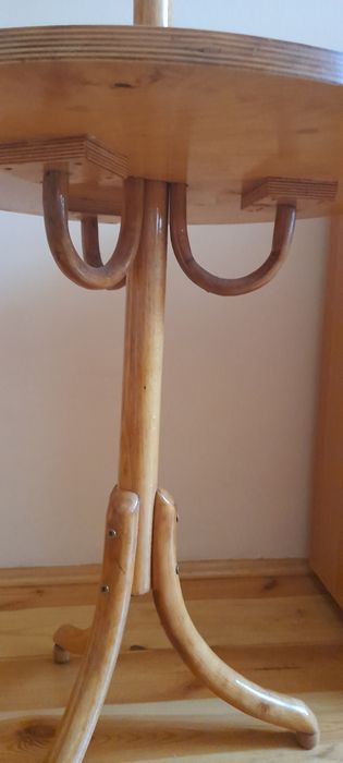 Stolik kawowy z funkcją kwietnika