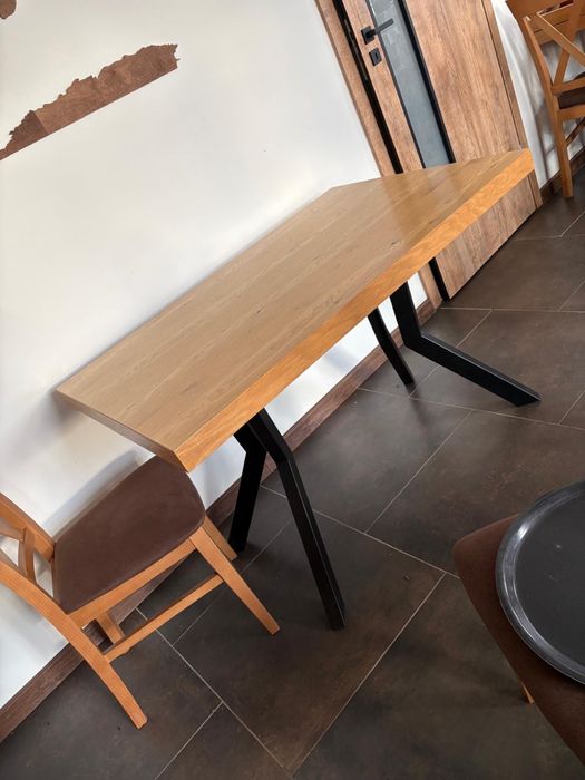 Stoliki i krzesla do restauracji bardzo doby stan