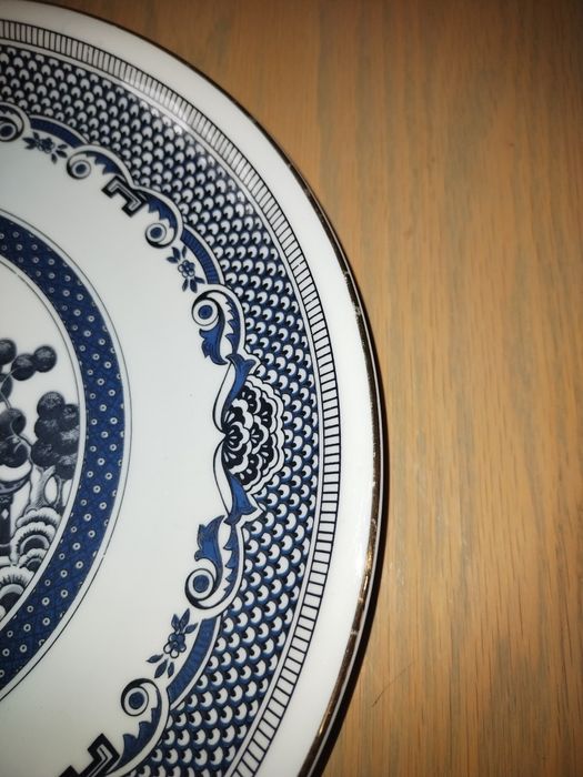 Prato de bolo Vista Alegre com desenhos azuis