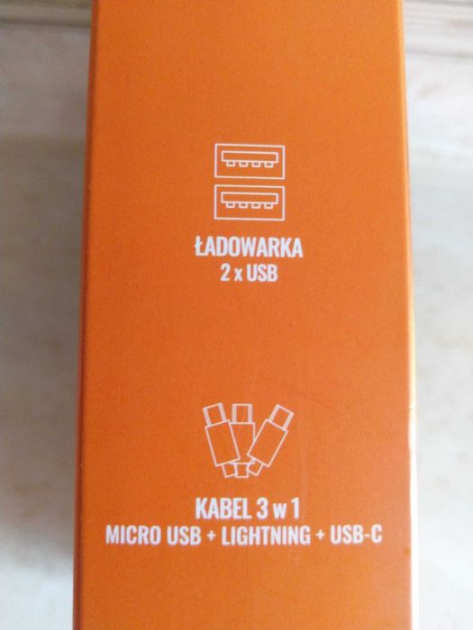 Zestaw Podróżny Telefon Tablet itp. Ładowarka Etui Kabel 3 w 1 POCZTEX