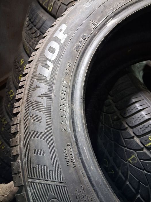 Шини б/у зима 225/55 R17 Dunlop winter 3D RUNFLAT Комплект , Пара