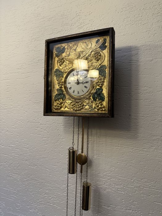 Настінний німецький годинник з боєм/ часы с боем Schwarzwaldur