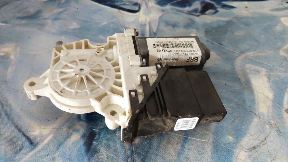 HW007SW2101 SILNICZEK WYCIERACZEK VW