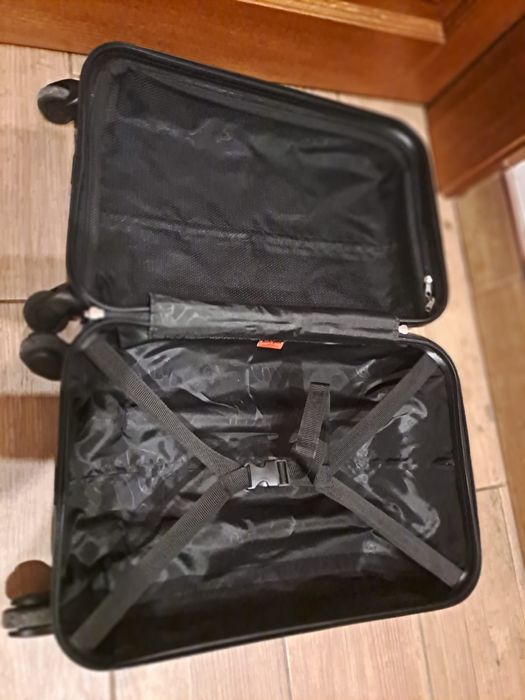 Walizka angry birds wymiary 31x21x53