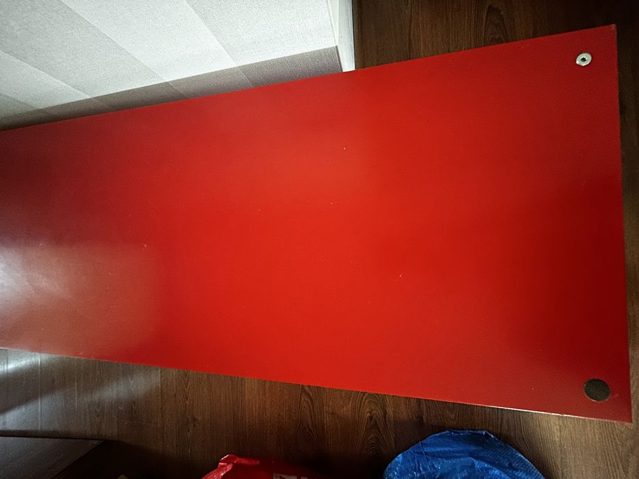 Szafka RTV IKEA LACK na kółkach – czerwona