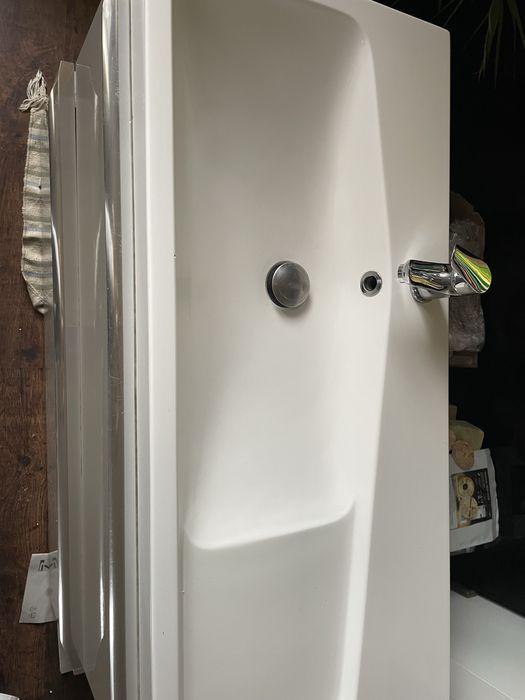 Szafka z unywalka i kranem