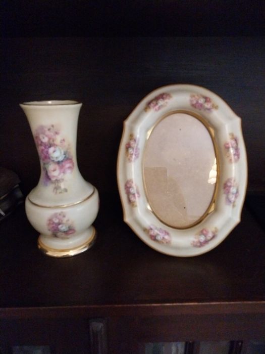 Conjunto moldura e jarra