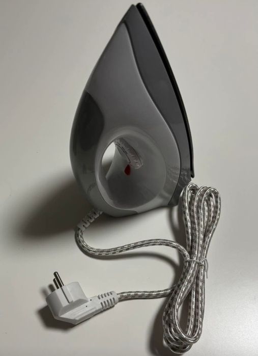 Mini żelazko turystyczne 1200 W.