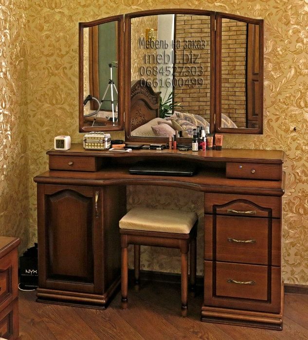 Спальня: Ліжко, Столик туалетний, 2 Тумбочки Комод Шафа Шифоньєр Трюмо