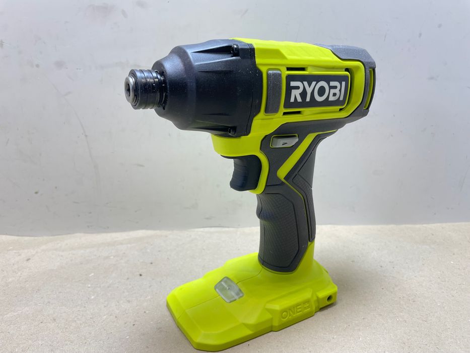 Акумуляторний інструмент RYOBI 18в