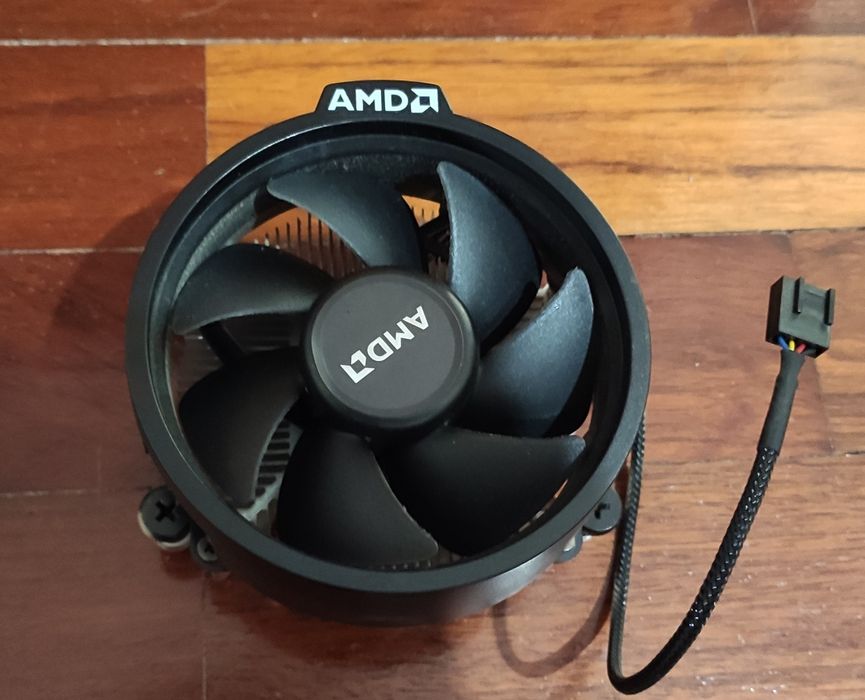 AMD Ryzen 3 1300x | AM4 14mn 4c | 3.5 - 3.7 Ghz Boost 65W + Cooler