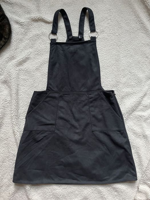 Ogrodniczki, sukienka z kieszeniami na ramiączkach