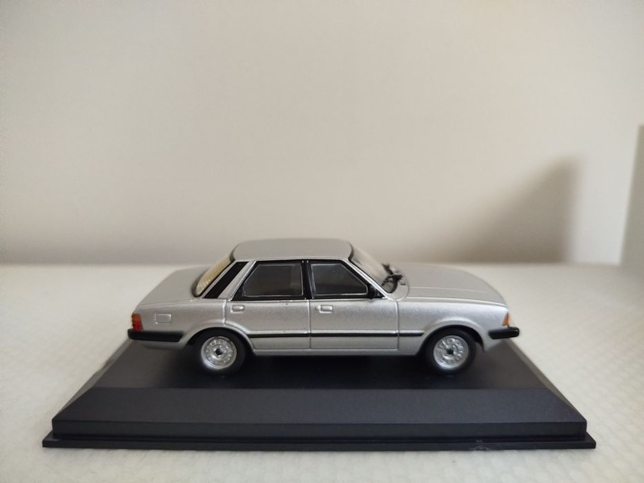 Miniatura Ford Taunus 1/43 Nova