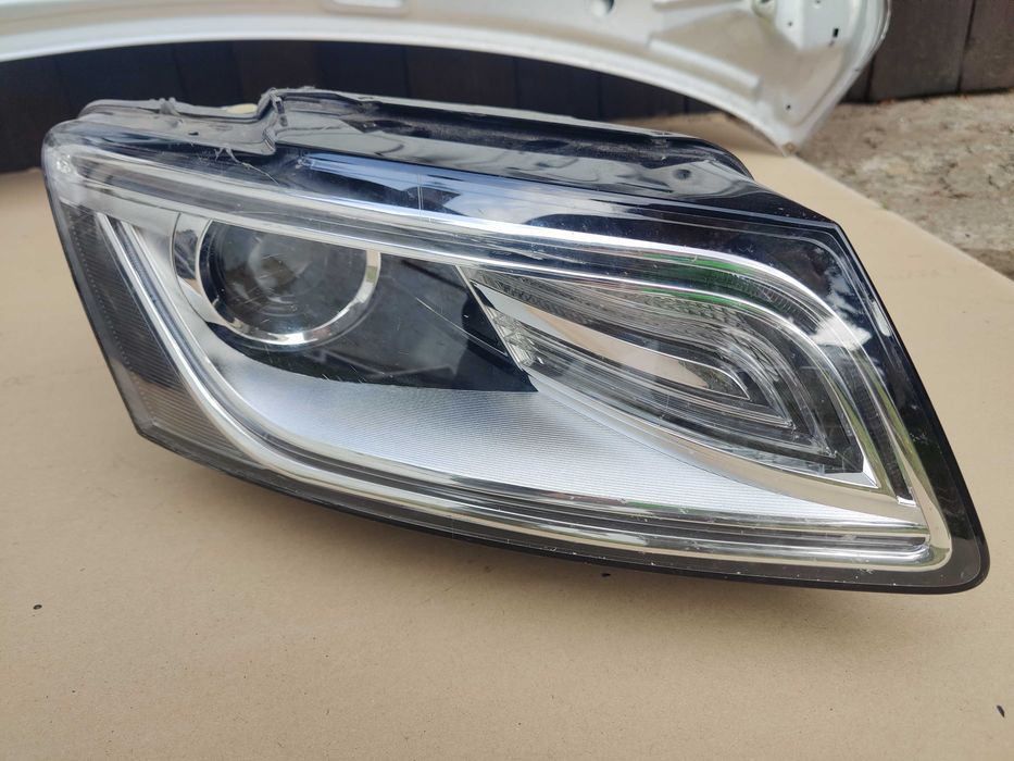 Lampa przednia prawa audi Q5.08R 2013r.