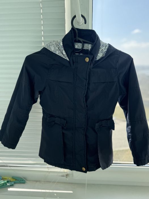 Куртка на дівчинку