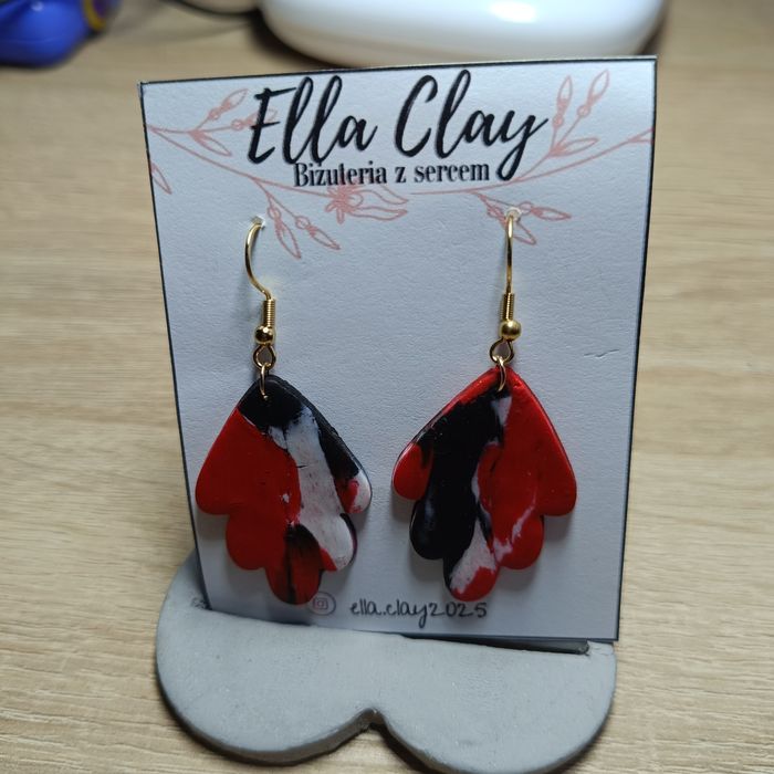 Handmade kolczyki wiszące bigle srebrne stal chirurgiczna serce czarne