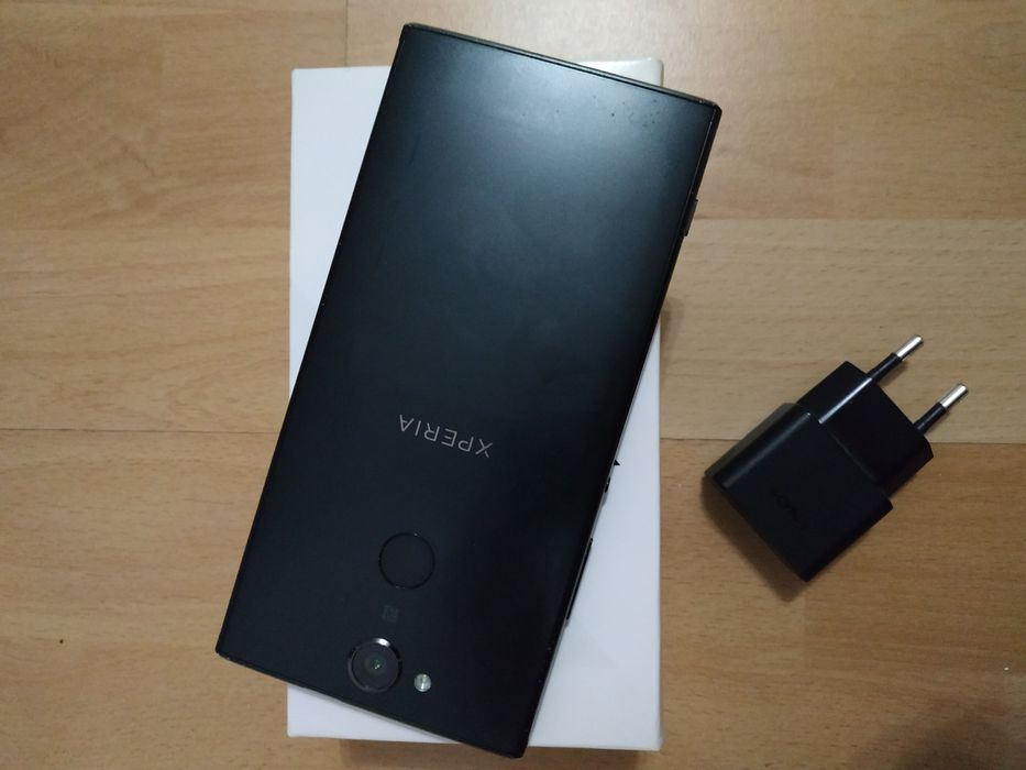Smartfon Sony Xperia XA2