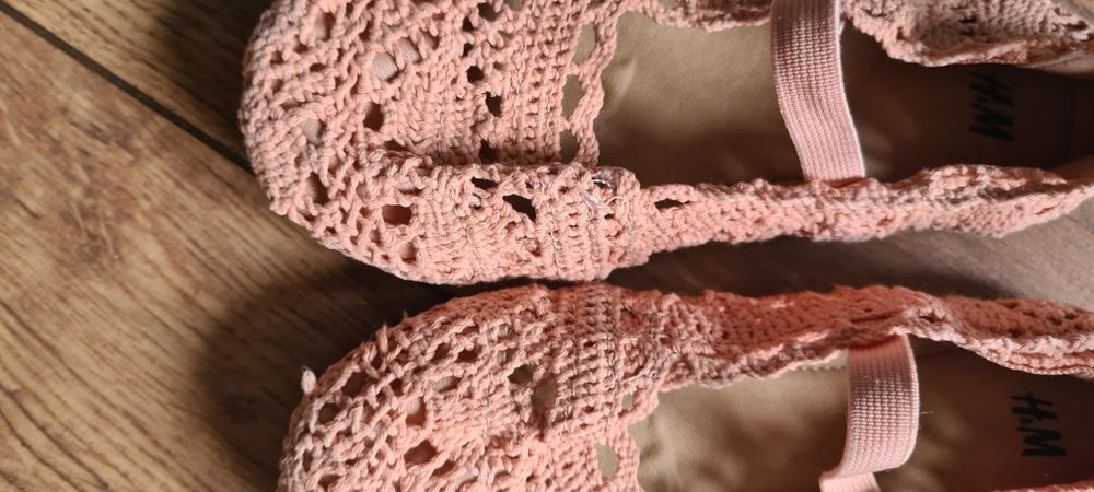 H&M ażurowe baleriny różowe w stylu Boho 28