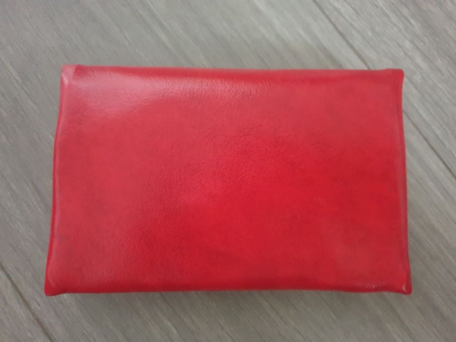Portfel damski czerwony 15 cm x 10 cm
