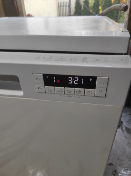 Zmywarka Beko DFN 26220W uszkodzona