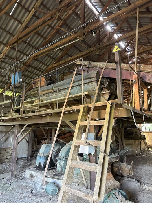 Цегельний завод!