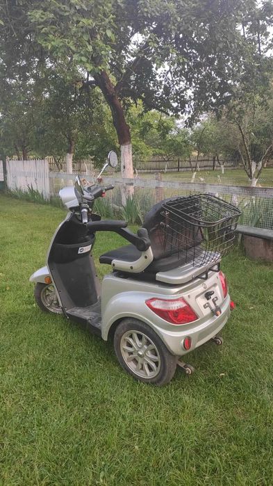 Електроскутер в гарному стані