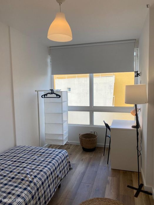 Quarto - localizado em Benfica Lisbon