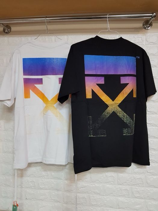 Чоловіча футболкиа Офф Вайт