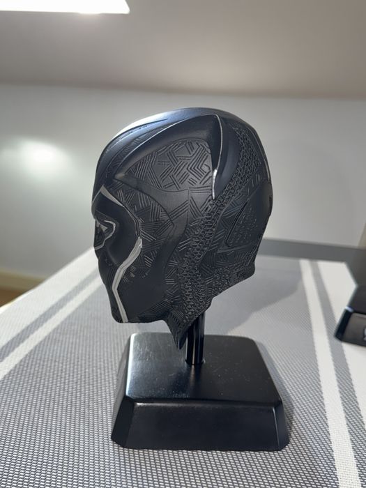 Escultura capacete Homem de Ferro e Pantera negra