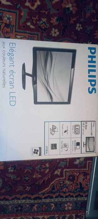 Монитор Philips 18.5 1366*768