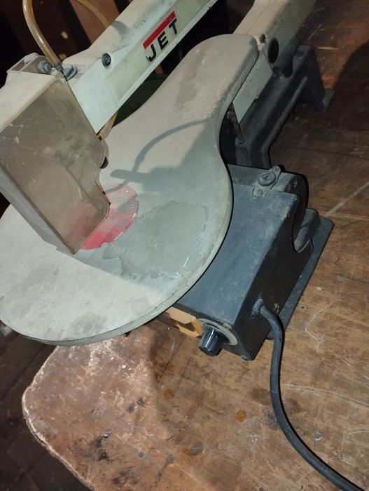 Лобзик настольный.