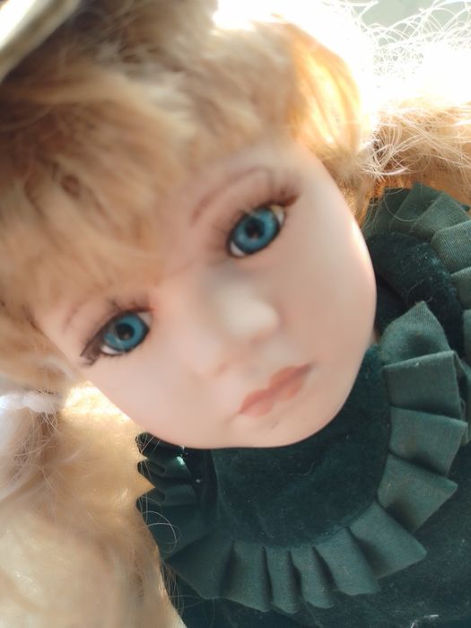 Menina do OLX!- Boneca De Porcelana deslumbrante-10E-Botao-2E Desde 2E