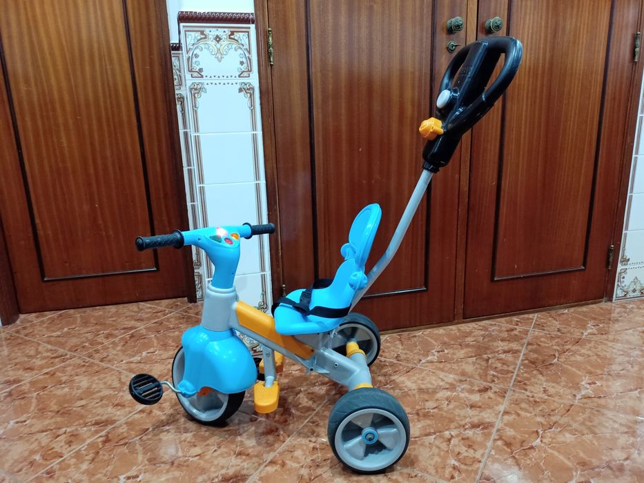 Triciclo para bebé bicicleta carro casa quarto apartamento vivenda.