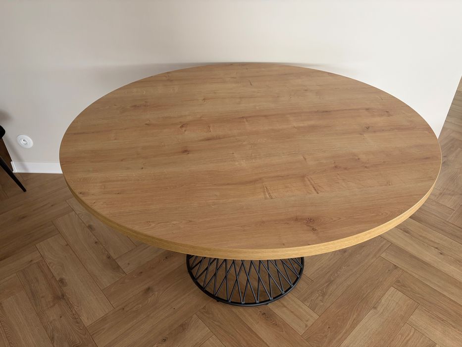 Stół okrągły metalowa nowoczesna  noga