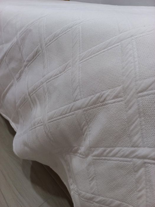 Colcha beje 2,5m×3m nova com etiqueta