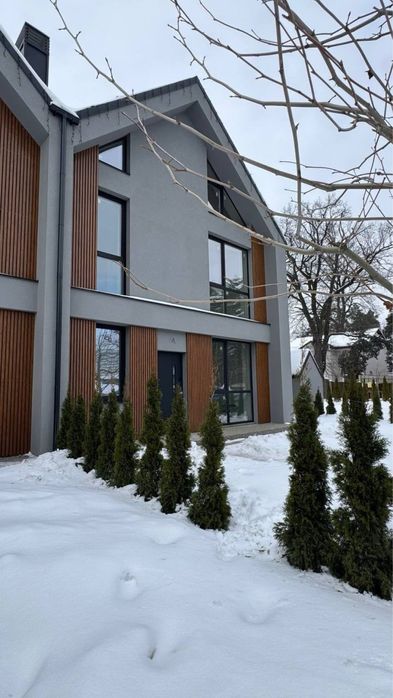 Таунхаус в центральній частині Бучі