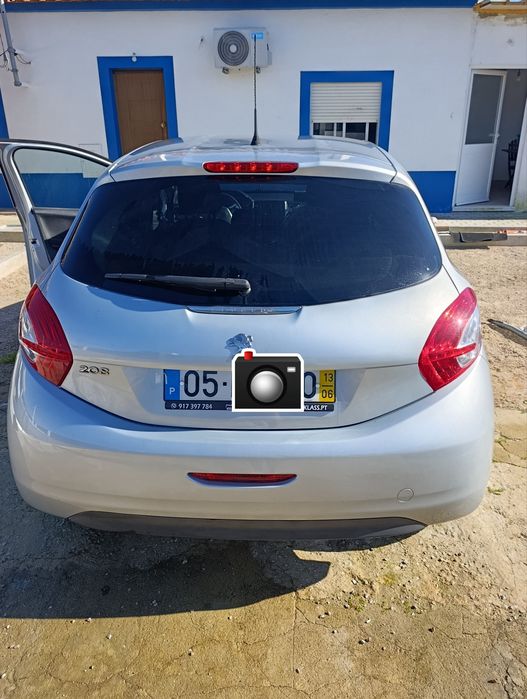 Peugeot 208 1.2 Gasolina 2013 – 123 mil km – Muito estimado