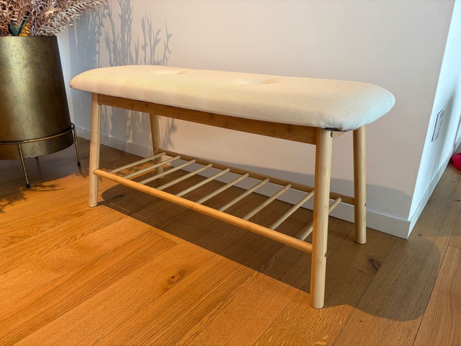 Banco de entrada, para calçar, em bom estado